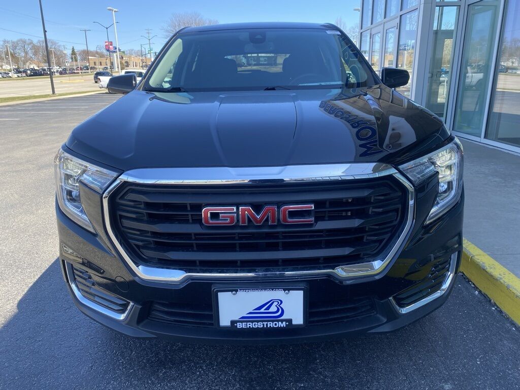 2024 GMC Terrain SLE Green Bay WI