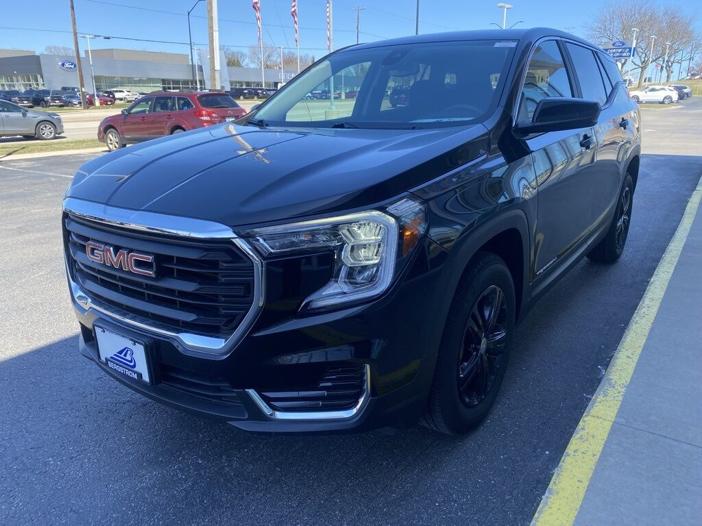 2024 GMC Terrain SLE Green Bay WI