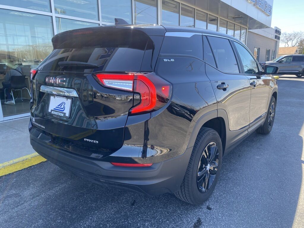 2024 GMC Terrain SLE Green Bay WI