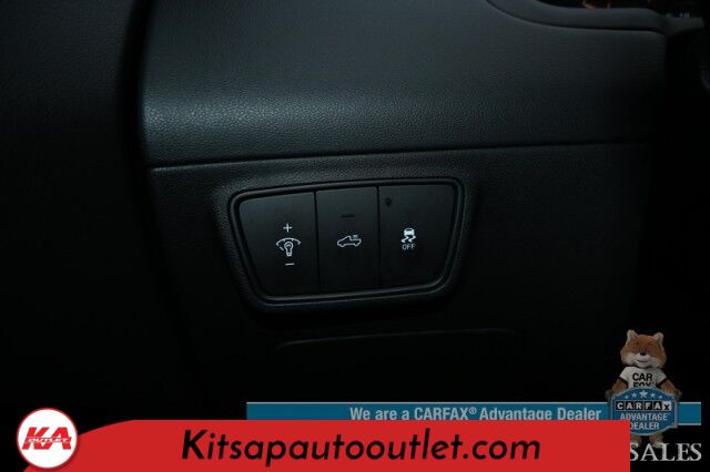 2024 Hyundai Santa Cruz Limited / AWD / Auto Start / Crew Cab / Heated & Cooled Leather Seats / Heated Steering Wheel / Sunroof / Lane Departure & Blind Spot / Apple CarPlay & Android Auto / 360 Camera / Tonneau Cover / 1 Owner Banglore