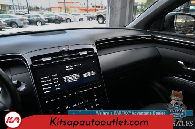 2024 Hyundai Santa Cruz Limited / AWD / Auto Start / Crew Cab / Heated & Cooled Leather Seats / Heated Steering Wheel / Sunroof / Lane Departure & Blind Spot / Apple CarPlay & Android Auto / 360 Camera / Tonneau Cover / 1 Owner Banglore