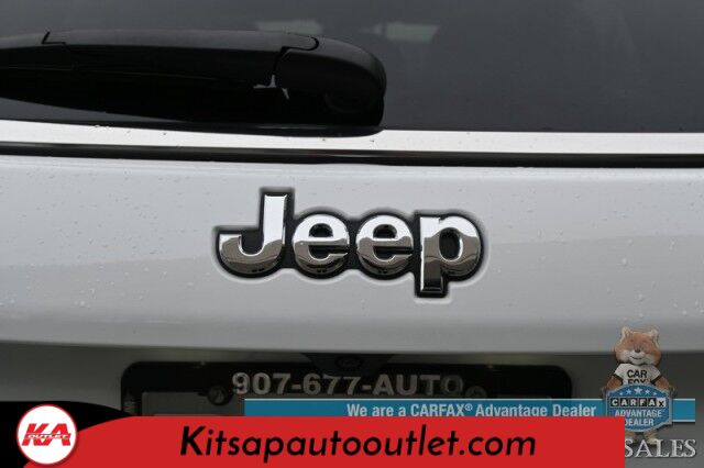 2024 Jeep Compass Latitude / 4X4 / Driver Assist & Convenience Group / Auto Start / Power & Heated Seats / Heated Steering Wheel / Adaptive Cruise / Lane Depart & Blind Spot / Apple CarPlay & Android Auto / 360 Camera / 32 MPG / 1-Owner Banglore