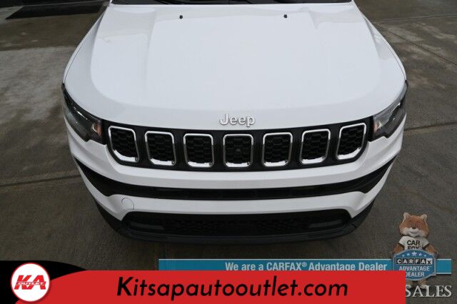 2024 Jeep Compass Latitude / 4X4 / Driver Assist & Convenience Group / Auto Start / Power & Heated Seats / Heated Steering Wheel / Adaptive Cruise / Lane Depart & Blind Spot / Apple CarPlay & Android Auto / 360 Camera / 32 MPG / 1-Owner Banglore