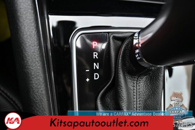 2024 Jeep Compass Latitude / 4X4 / Driver Assist & Convenience Group / Auto Start / Power & Heated Seats / Heated Steering Wheel / Adaptive Cruise / Lane Depart & Blind Spot / Apple CarPlay & Android Auto / 360 Camera / 32 MPG / 1-Owner Banglore