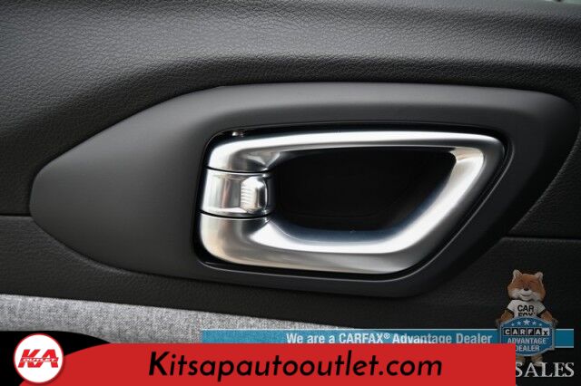 2024 Jeep Compass Latitude / 4X4 / Driver Assist & Convenience Group / Auto Start / Power & Heated Seats / Heated Steering Wheel / Adaptive Cruise / Lane Depart & Blind Spot / Apple CarPlay & Android Auto / 360 Camera / 32 MPG / 1-Owner Banglore
