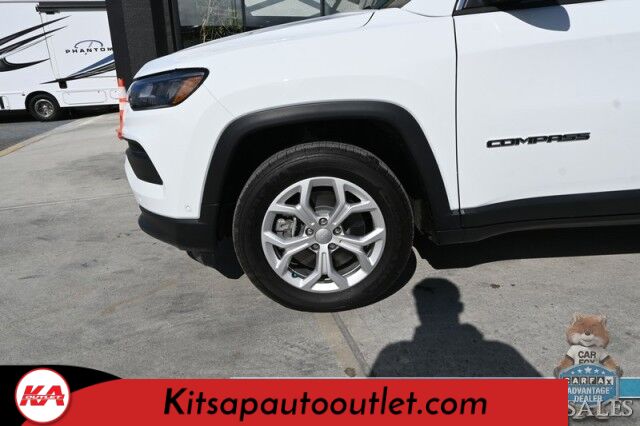 2024 Jeep Compass Latitude / 4X4 / Driver Assist & Convenience Group / Auto Start / Power & Heated Seats / Heated Steering Wheel / Adaptive Cruise / Lane Depart & Blind Spot / Apple CarPlay & Android Auto / 360 Camera / 32 MPG / 1-Owner Banglore