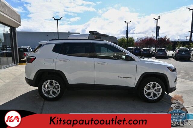 2024 Jeep Compass Latitude / 4X4 / Driver Assist & Convenience Group / Auto Start / Power & Heated Seats / Heated Steering Wheel / Adaptive Cruise / Lane Depart & Blind Spot / Apple CarPlay & Android Auto / 360 Camera / 32 MPG / 1-Owner Banglore