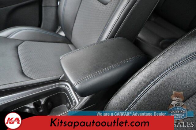 2024 Jeep Compass Latitude / 4X4 / Driver Assist & Convenience Group / Auto Start / Power & Heated Seats / Heated Steering Wheel / Adaptive Cruise / Lane Depart & Blind Spot / Apple CarPlay & Android Auto / 360 Camera / 32 MPG / 1-Owner Banglore