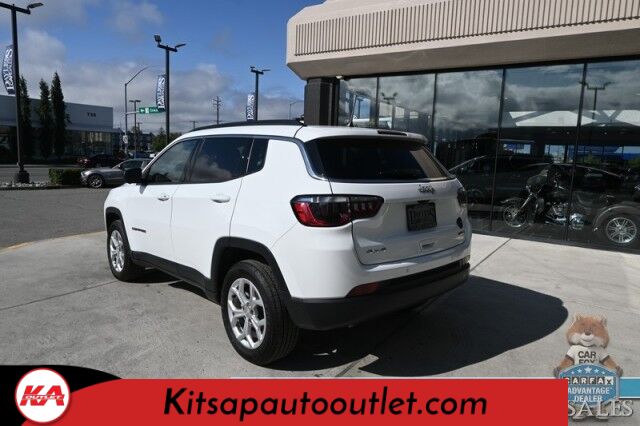 2024 Jeep Compass Latitude / 4X4 / Driver Assist & Convenience Group / Auto Start / Power & Heated Seats / Heated Steering Wheel / Adaptive Cruise / Lane Depart & Blind Spot / Apple CarPlay & Android Auto / 360 Camera / 32 MPG / 1-Owner Banglore