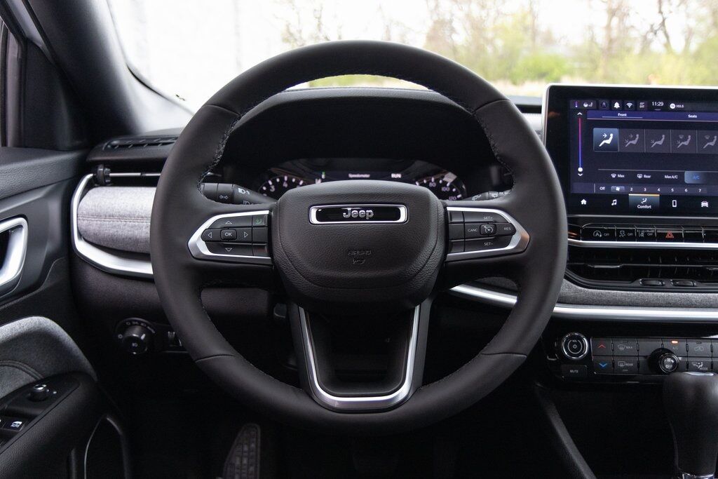 2024 Jeep Compass Latitude Lux Kenosha WI