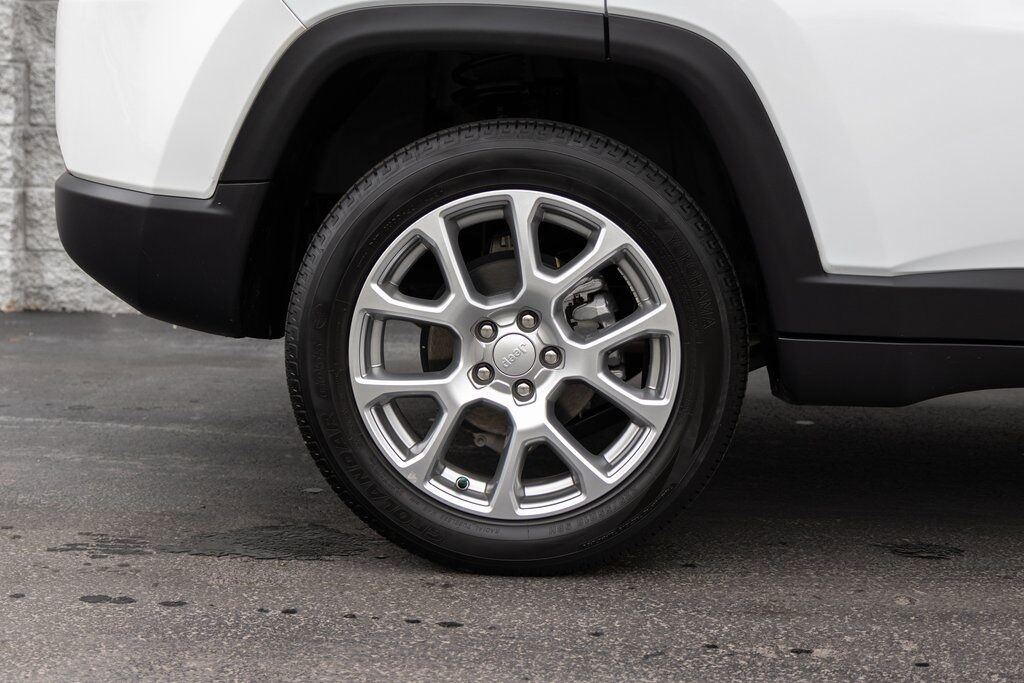 2024 Jeep Compass Latitude Lux Kenosha WI