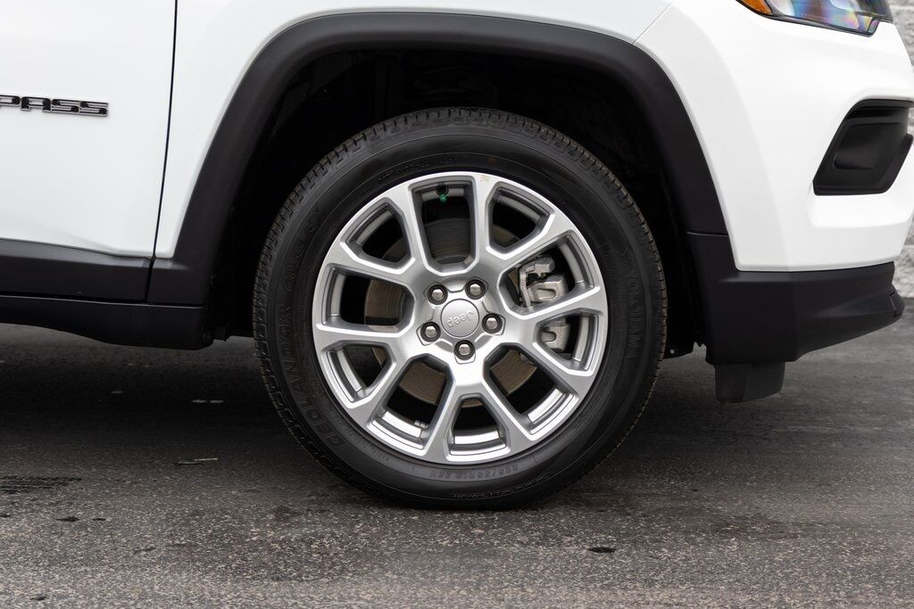 2024 Jeep Compass Latitude Lux Kenosha WI