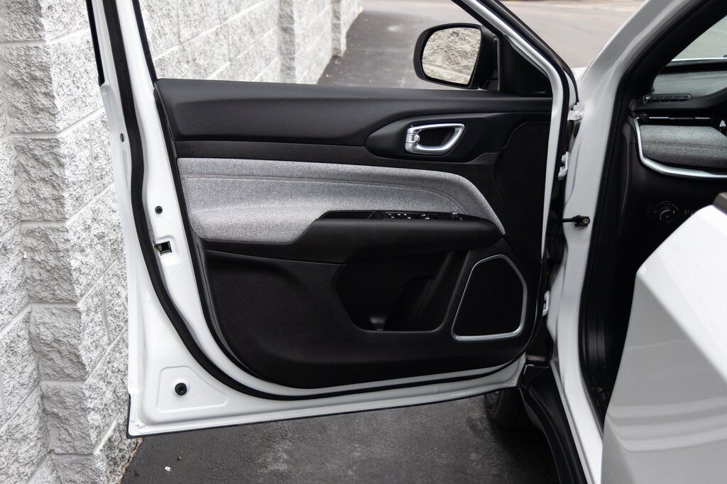 2024 Jeep Compass Latitude Lux Kenosha WI