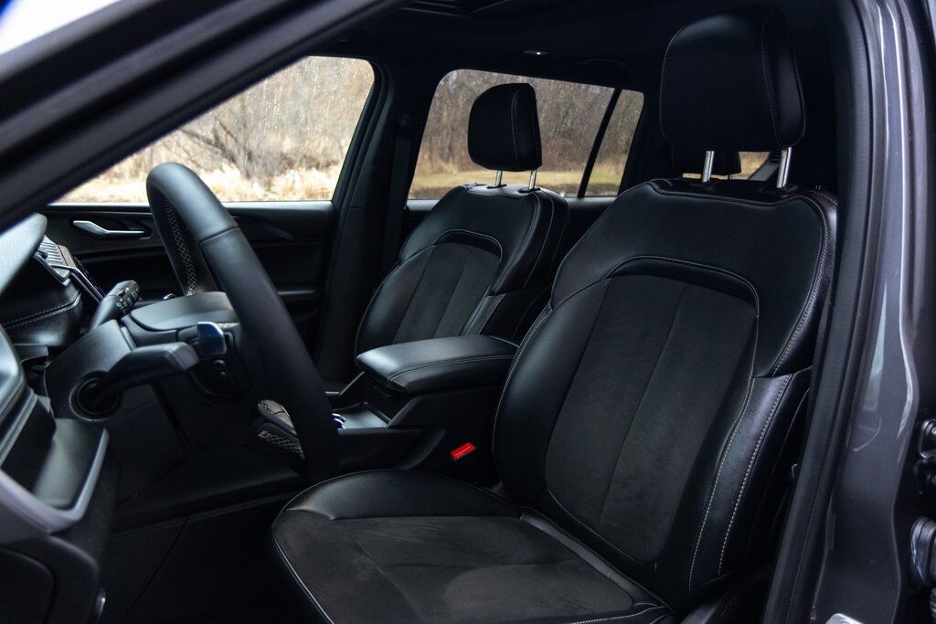 2024 Jeep Grand Cherokee L Altitude X Kenosha WI