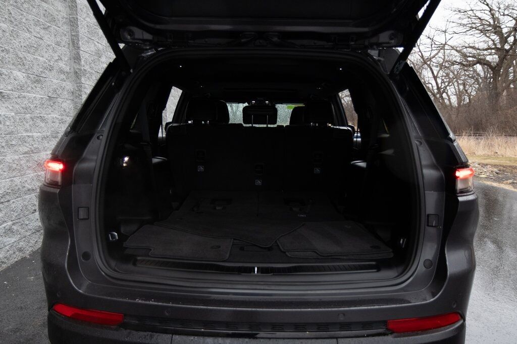 2024 Jeep Grand Cherokee L Altitude X Kenosha WI