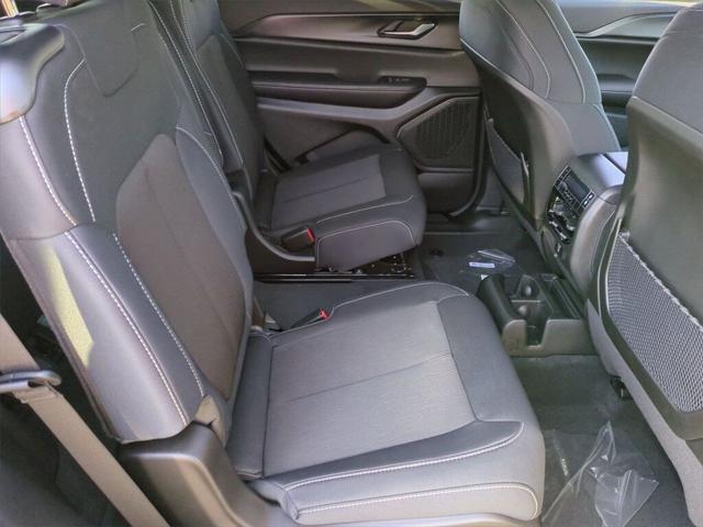 2024 Jeep Grand Cherokee L LAREDO X 4X4 Racine WI