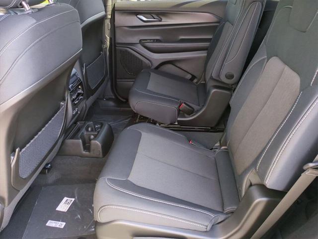 2024 Jeep Grand Cherokee L LAREDO X 4X4 Racine WI