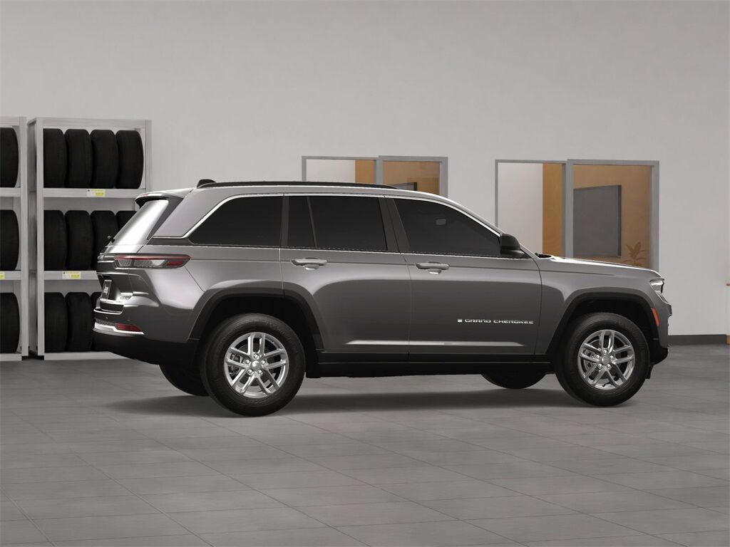 2024 Jeep Grand Cherokee Laredo Kenosha WI