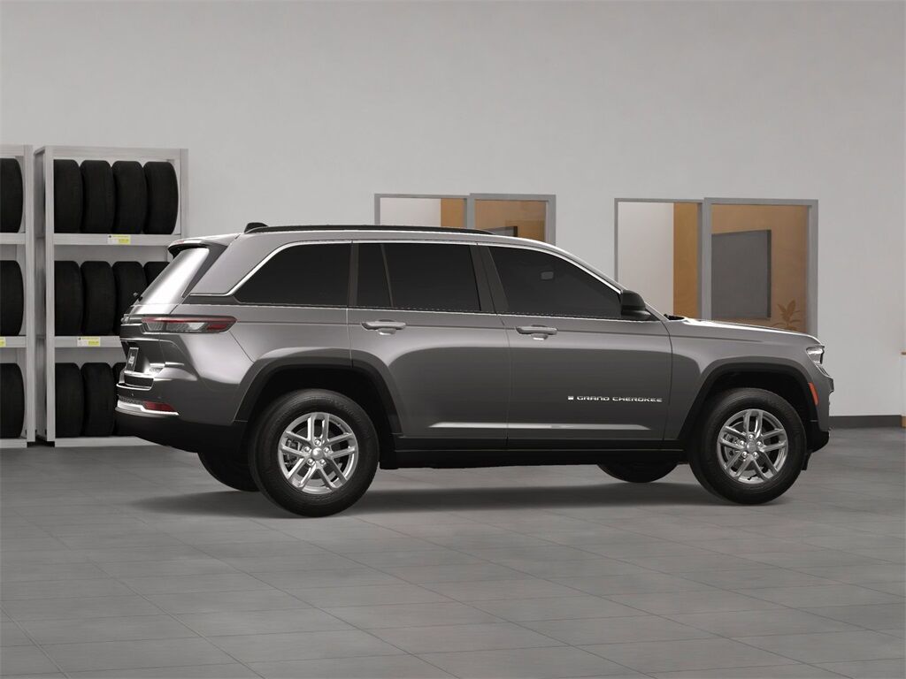 2024 Jeep Grand Cherokee Laredo Kenosha WI