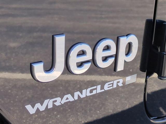 2024 Jeep Wrangler 4-DOOR SAHARA Racine WI