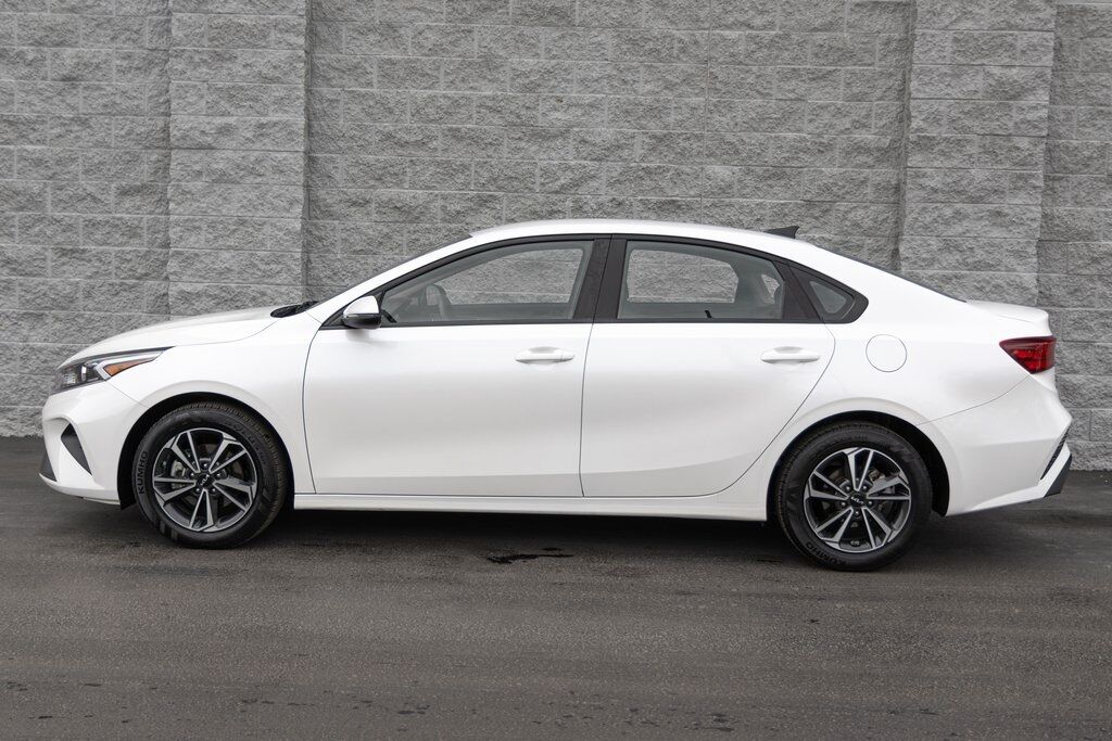 2024 Kia Forte LXS Kenosha WI