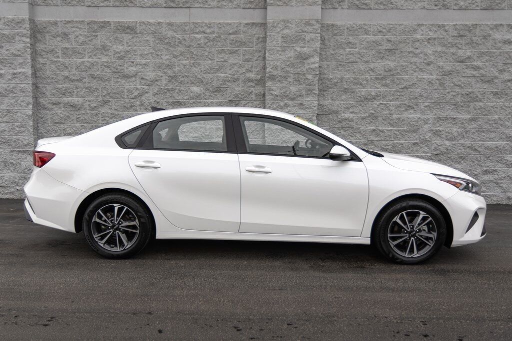 2024 Kia Forte LXS Kenosha WI