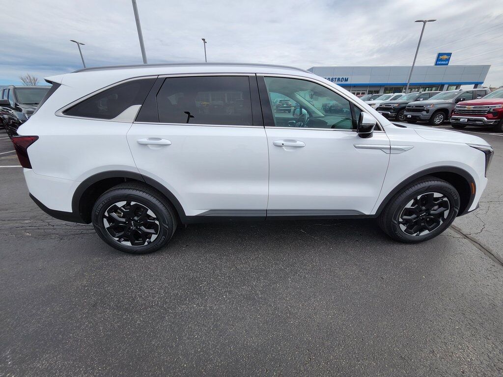2024 Kia Sorento S Green Bay WI