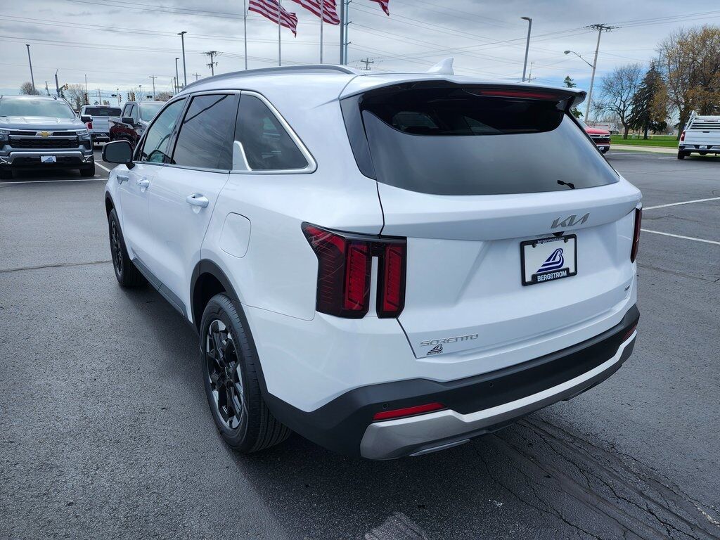 2024 Kia Sorento S Green Bay WI