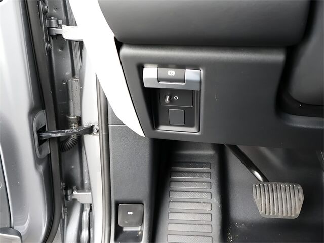 2024 Land Rover Defender 110 S Merriam KS