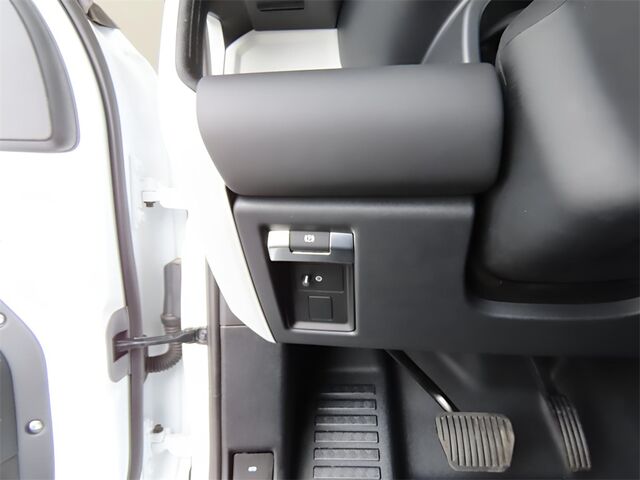 2024 Land Rover Defender 110 SE Merriam KS