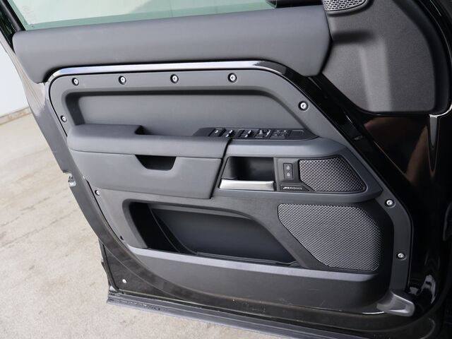 2024 Land Rover Defender 110 X-Dynamic SE Merriam KS