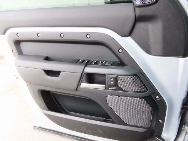 2024 Land Rover Defender 110 X-Dynamic SE Merriam KS