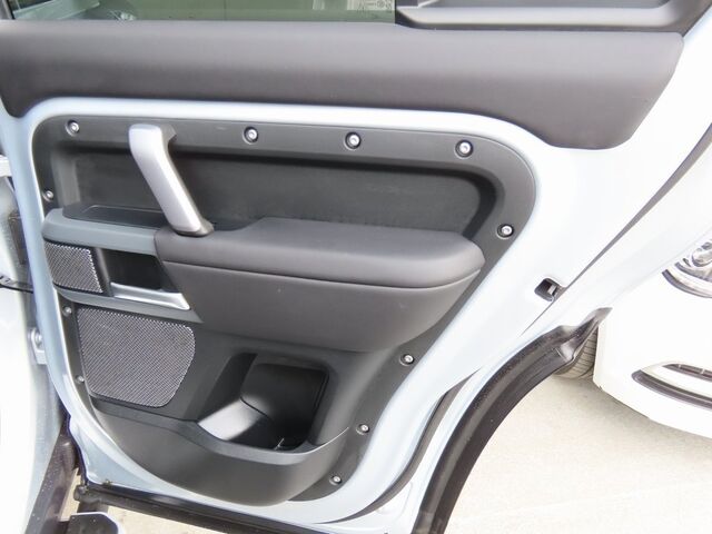 2024 Land Rover Defender 110 X-Dynamic SE Merriam KS