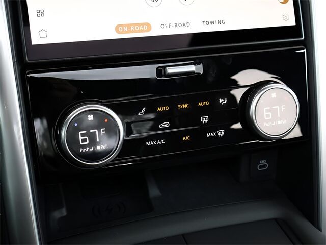 2024 Land Rover Discovery Dynamic SE Merriam KS