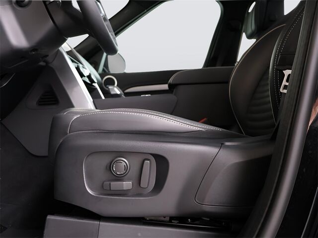 2024 Land Rover Discovery Dynamic SE Merriam KS