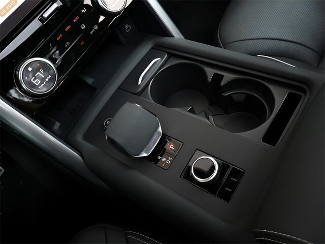 2024 Land Rover Discovery Dynamic SE Merriam KS