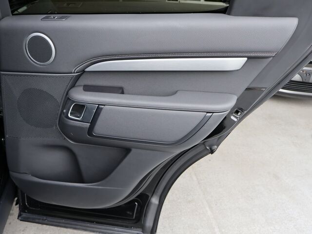 2024 Land Rover Discovery Dynamic SE Merriam KS