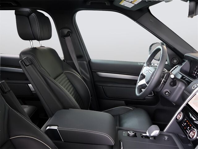 2024 Land Rover Discovery Dynamic SE Merriam KS