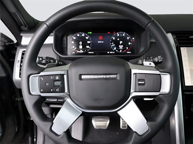 2024 Land Rover Discovery Dynamic SE Merriam KS