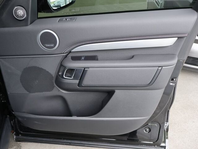 2024 Land Rover Discovery Dynamic SE Merriam KS