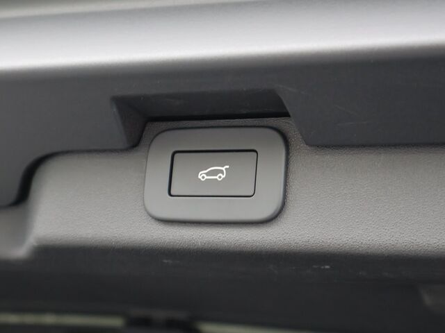 2024 Land Rover Discovery Dynamic SE Merriam KS