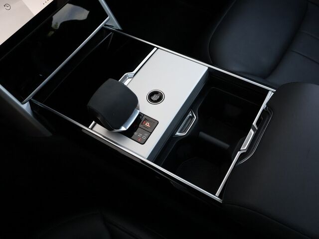 2024 Land Rover Range Rover SE Merriam KS