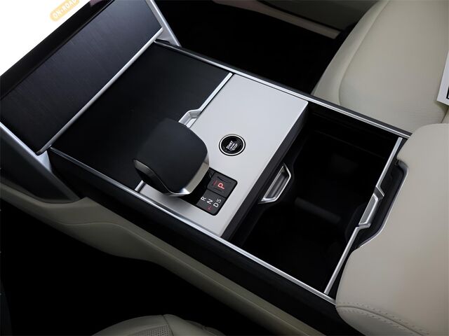 2024 Land Rover Range Rover SE Merriam KS