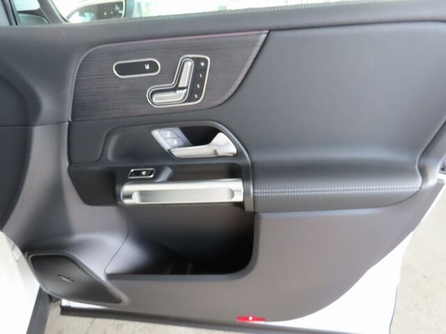 2024 Mercedes-Benz EQB 300 Merriam KS