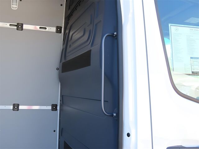 2024 Mercedes-Benz Sprinter 2500 Cargo 170 WB Merriam KS