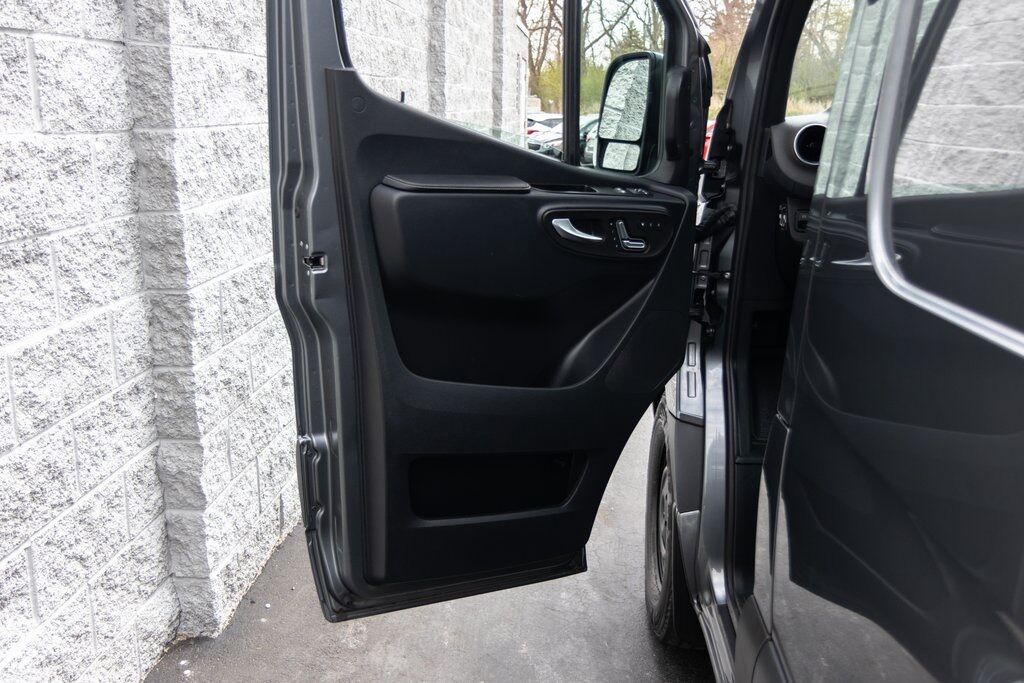 2024 Mercedes-Benz Sprinter 2500 Crew 170 WB Kenosha WI