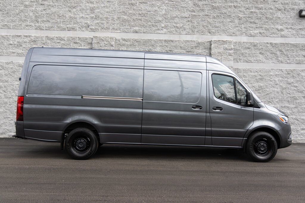 2024 Mercedes-Benz Sprinter 2500 Crew 170 WB Kenosha WI