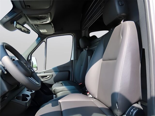 2024 Mercedes-Benz Sprinter 3500 Cargo 170 WB Merriam KS