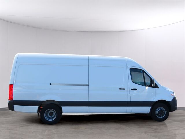 2024 Mercedes-Benz Sprinter 3500 Cargo 170 WB Merriam KS