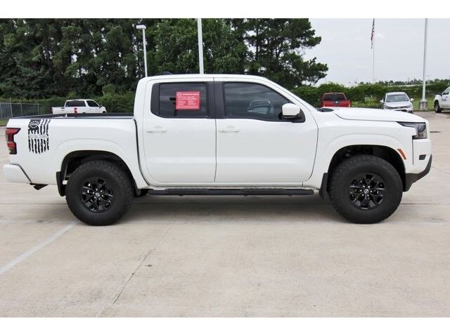 2024 Nissan Frontier SV